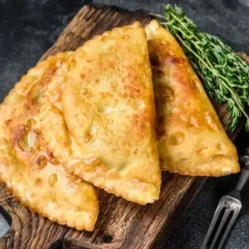 Чебурек слоёный с ветчиной и сыром, 130 г